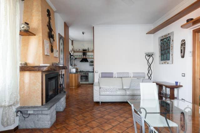 Appartamento Casa Emi Lezzeno Esterno foto