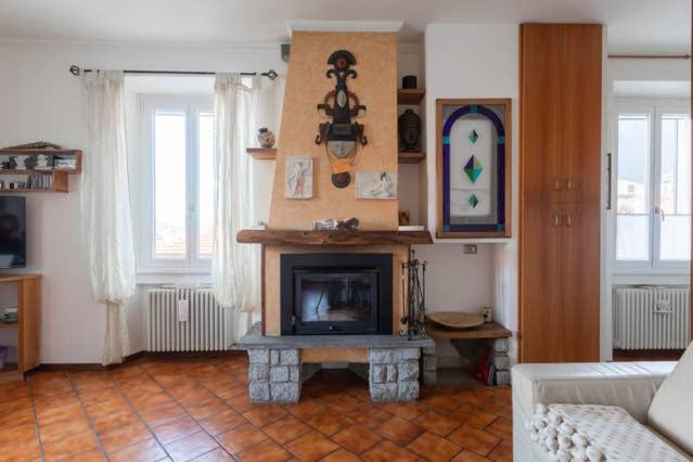 Appartamento Casa Emi Lezzeno Esterno foto